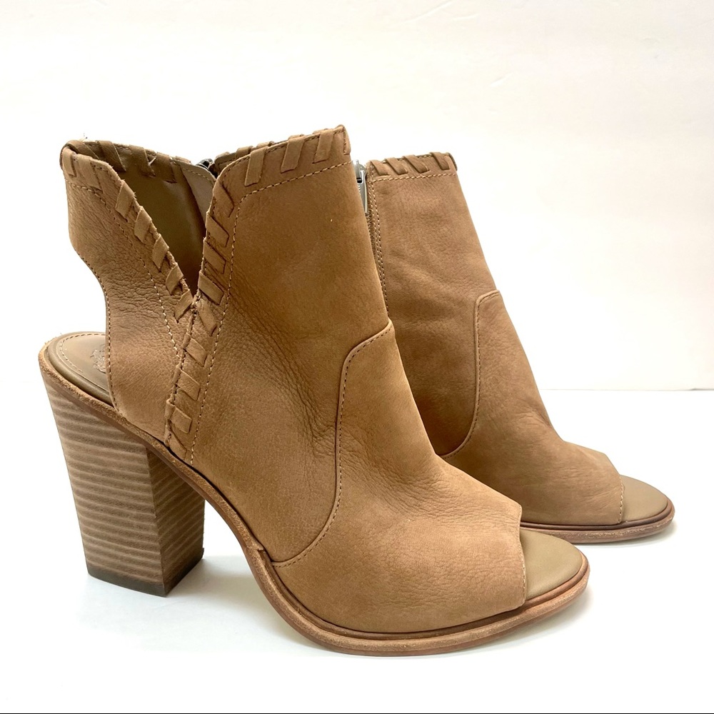 NWOT Vince Camuto Suede Kicetta Shootie